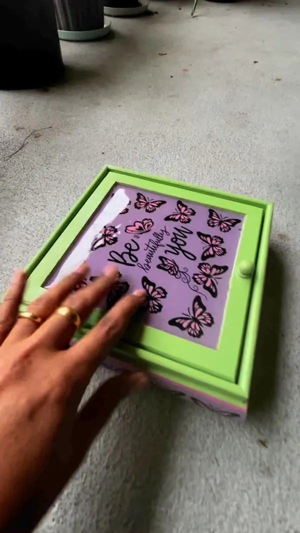 Box 002